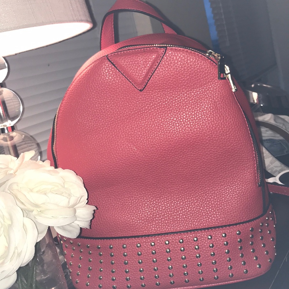 this little mini backpack.